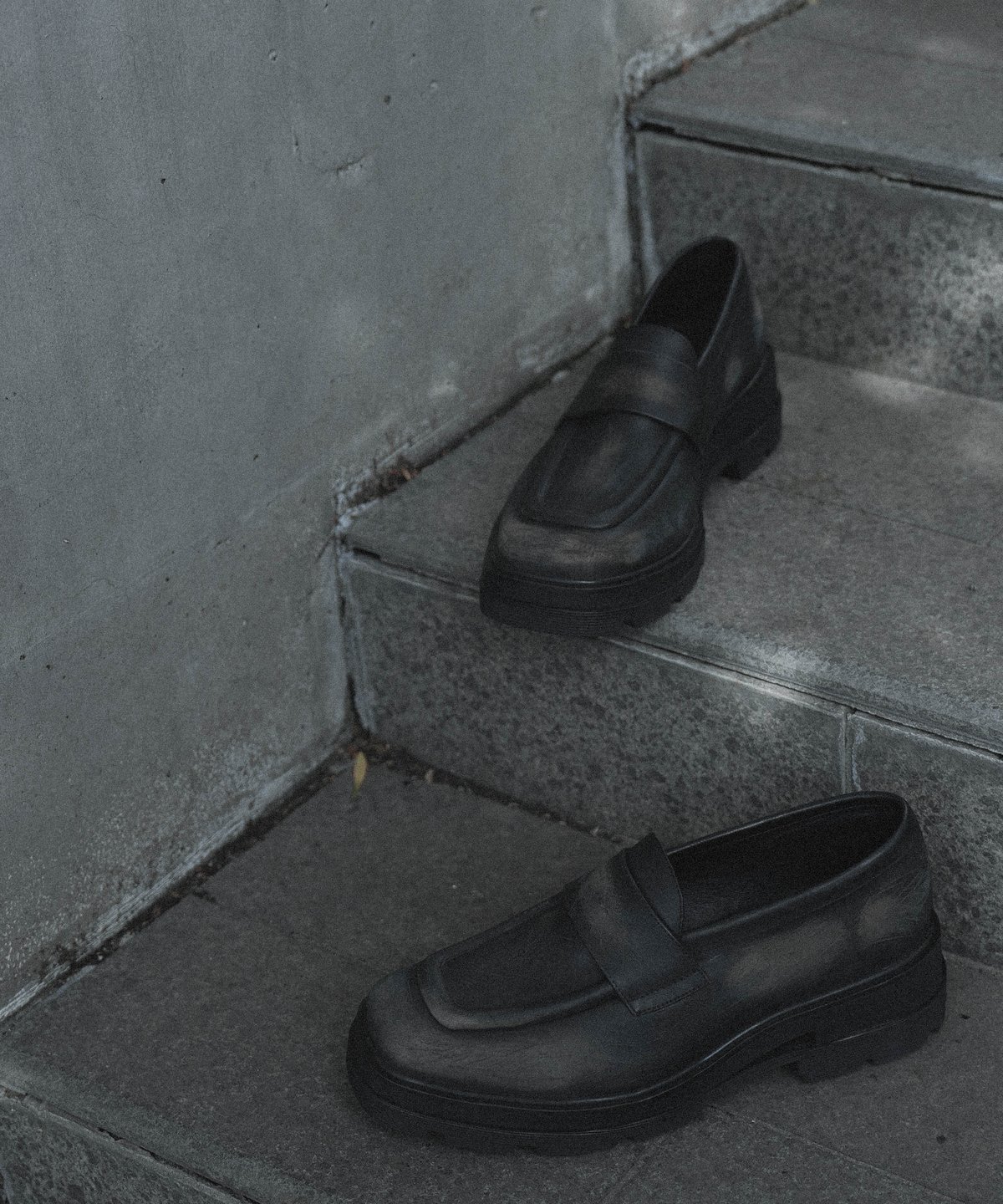 CTHY＋VEIN】COW LEATHER LOAFERS [EMBOSSED / ANTI