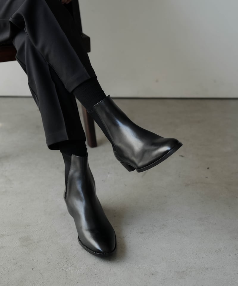 CTHY アノネイLUXURY MATERIAL by Annonay LUXURY MATERIAL LEATHER HEEL BOOTS by Annonay |