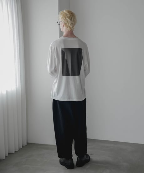 BACK GRAPHIC LONG SLEEVE CUTSEW