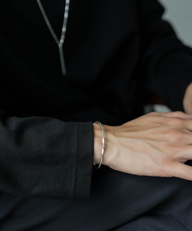 HIGH TWIST BANGLE | CTHY