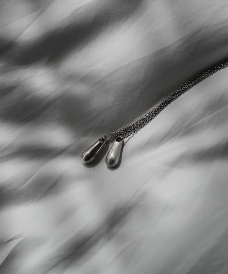DROP LONG NECKLACE by artisan