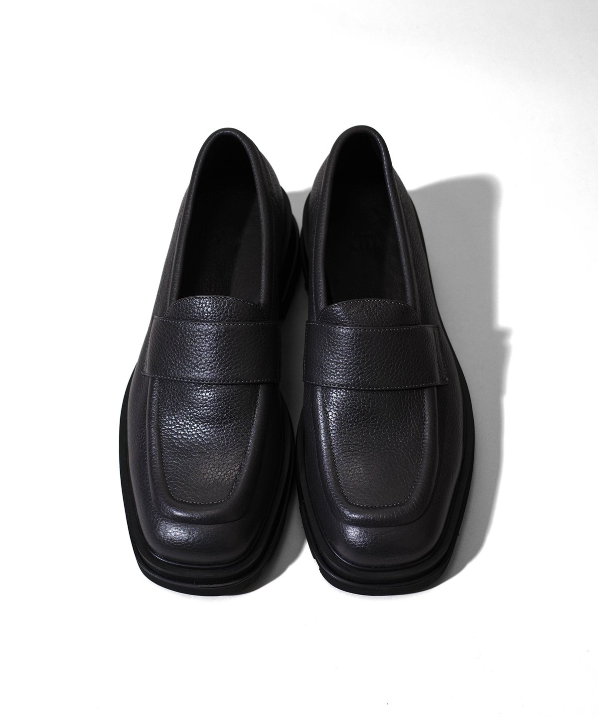 【CTHY＋VEIN】COW LEATHER LOAFERS [EMBOSSED / ANTIQUE]