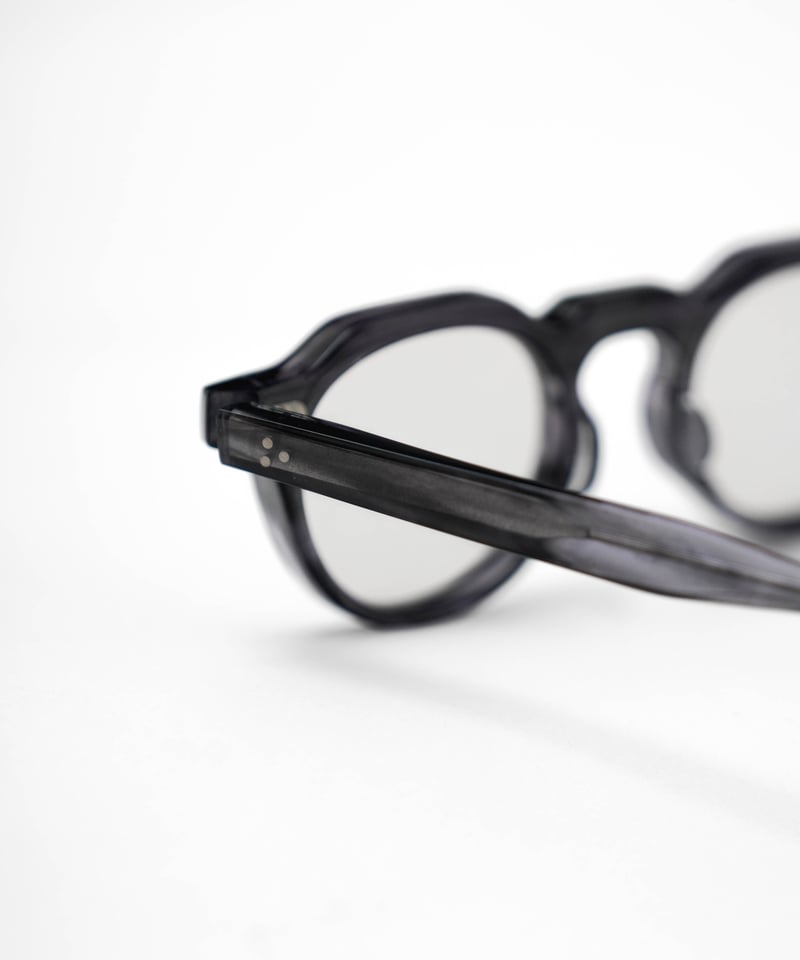 VINTAGE MATERIAL EYEWEAR “CROWNPANTO” by CELLU