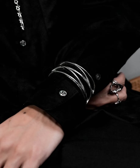 HIGH-END STRUCTURE WIDE BANGLE