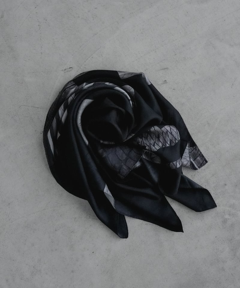 HIGH-END GRAPHIC SILK SCARF | CTHY
