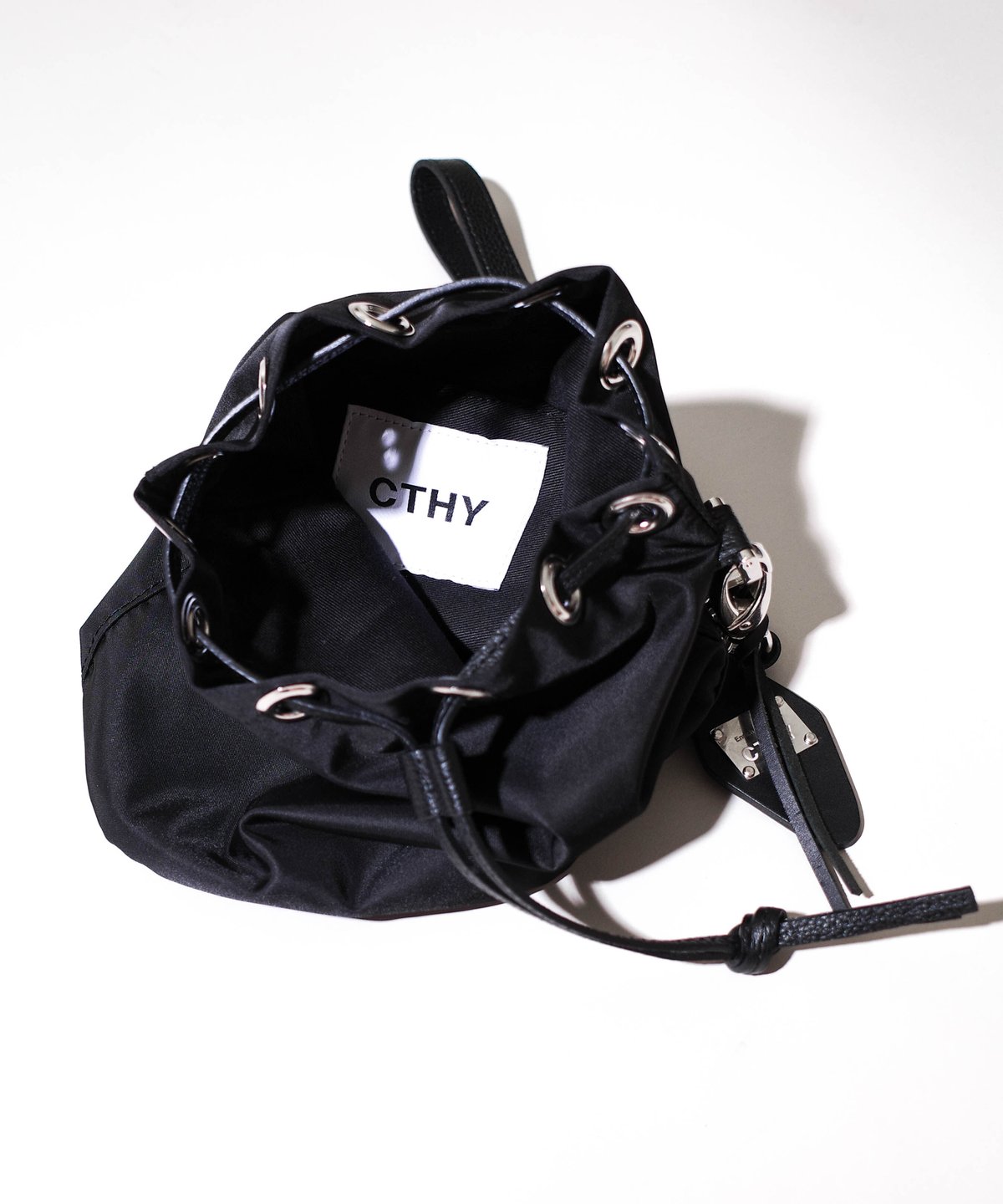 【CTHY】 LIMONTA NYLON DRAWSTRING BAG fit=scale-down,w=1200