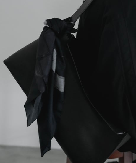 HIGH-END GRAPHIC SILK SCARF