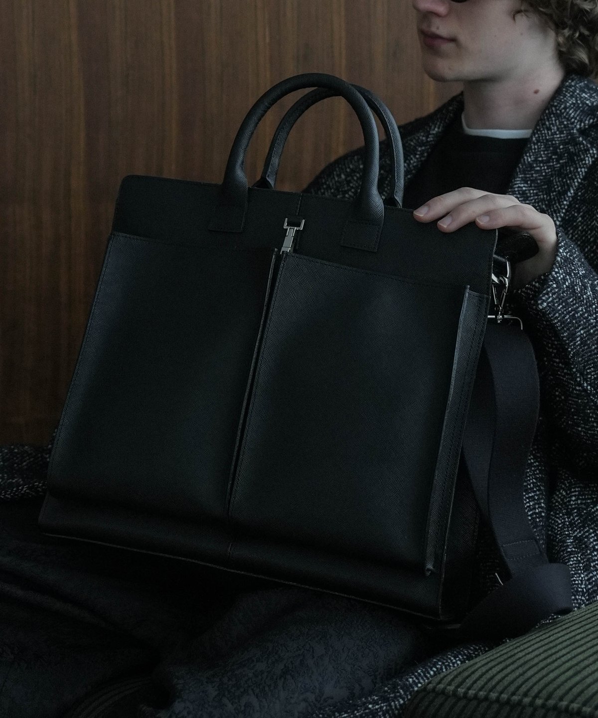 CTHY+Rich I】SAFFIANO LEATHER HELMET BAG [OFFIC CTHY+Rich I】SAFFIANO LEATHER HELMET BAG [OFFIC