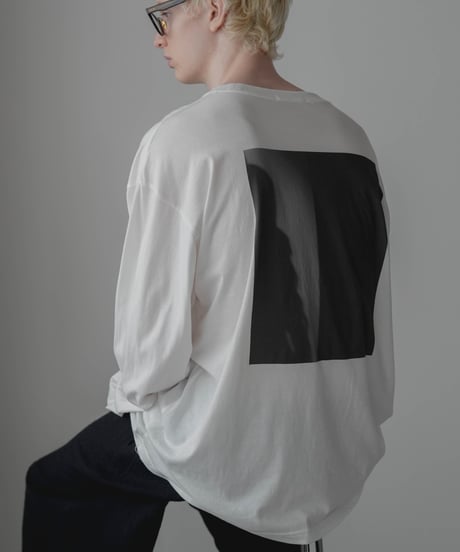 BACK GRAPHIC LONG SLEEVE CUTSEW