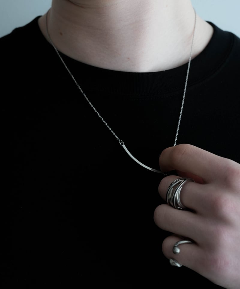 CURVE BAR NECKLACE | CTHY