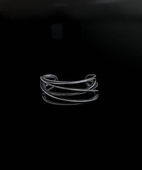 HIGH-END STRUCTURE WIDE BANGLE