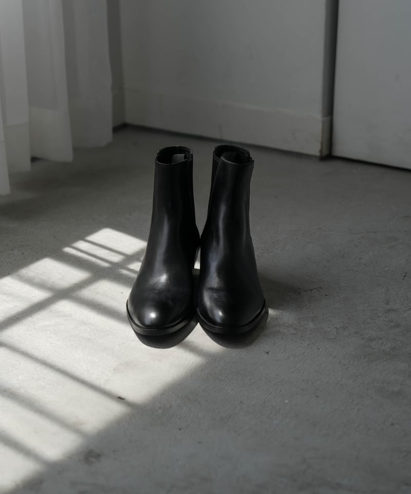 LUXURY MATERIAL LEATHER HEEL BOOTS by Annonay |