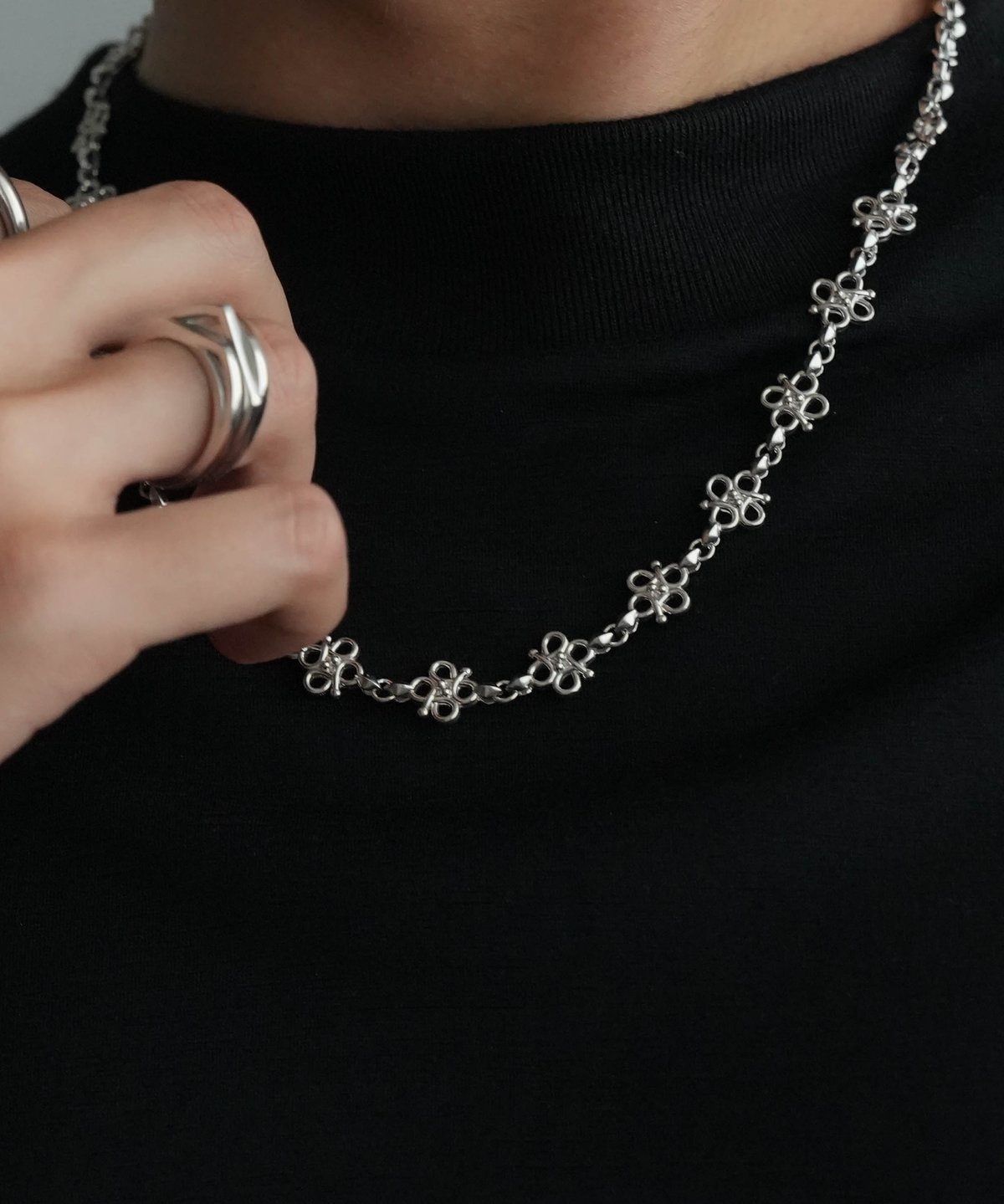 HIGH-END HERITAGE CREST NECKLACE | CTHY