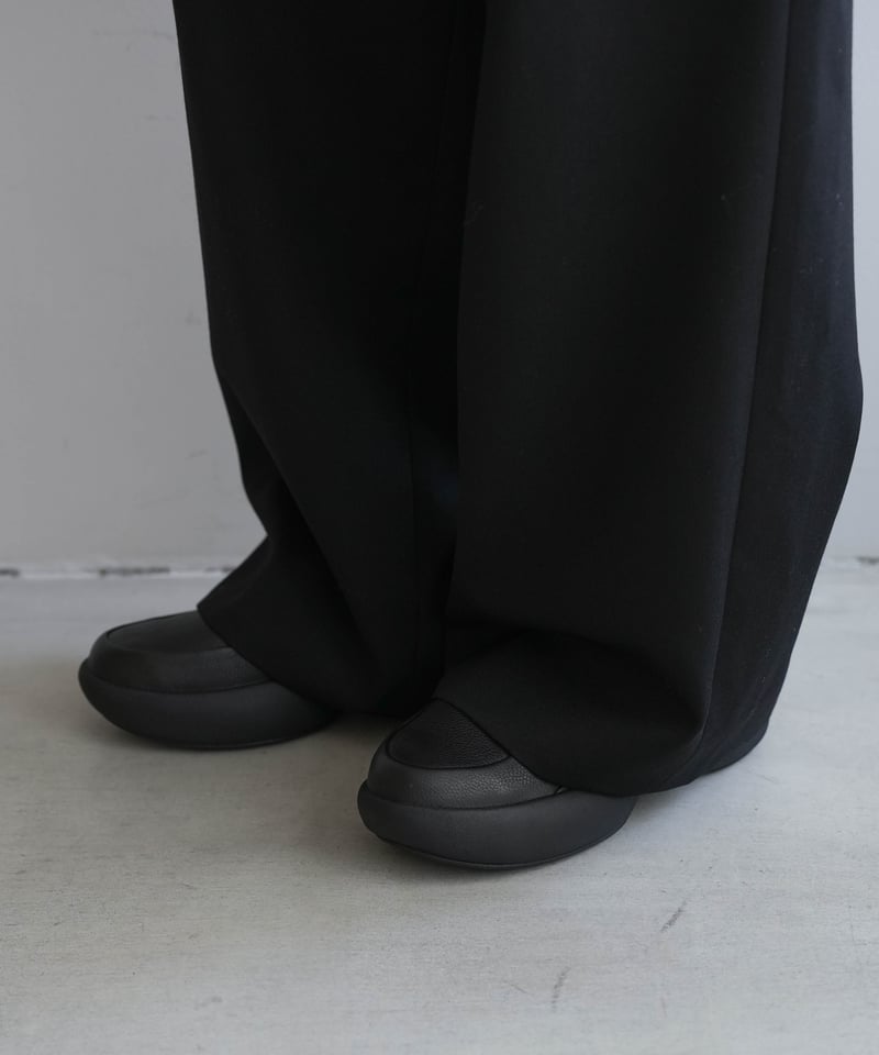 CTHY+VEIN】LEATHER OVAL SOLE TRAINER by WEINHEI