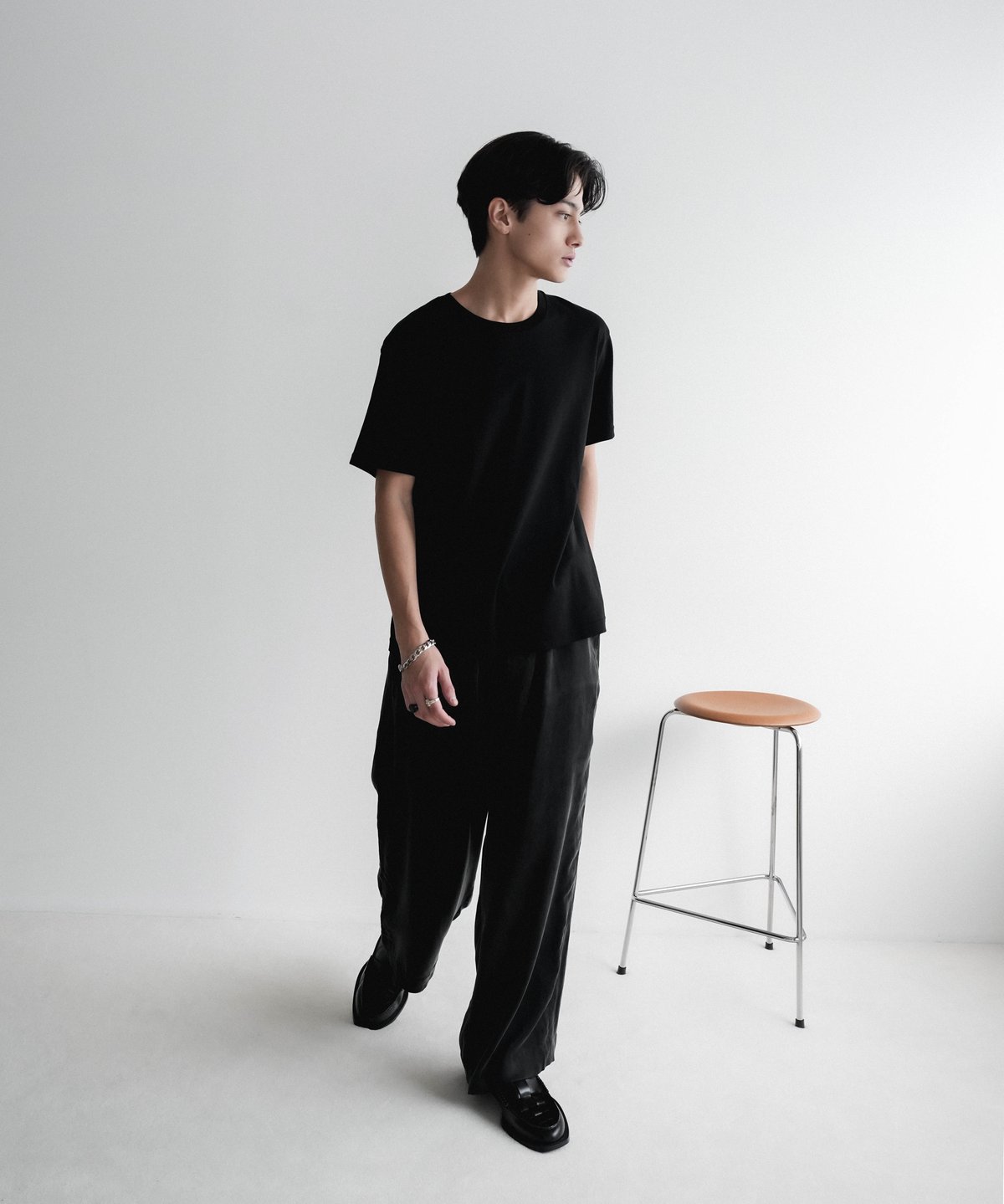 LUXURY MATERIAL SUVIN PLATINUM H/S TEE 【JUST】
