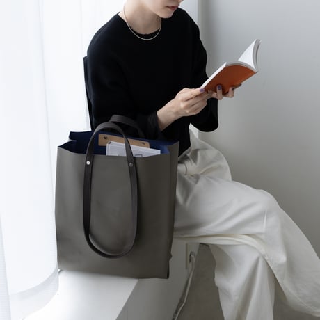 TWIST-SHOPPER Medium #GRAY × MARINE BLUE