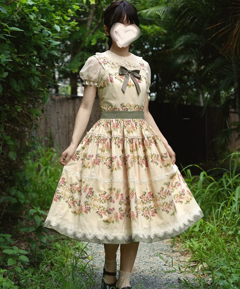 WONDERFULWORLDKANEKOISAO薔薇モチーフ付ロングスカート WONDERFULWORLDKANEKOISAO薔薇モチーフ付ロングスカート