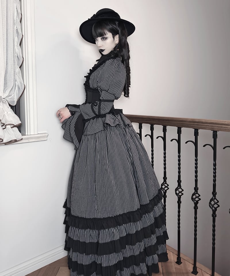 VantablackStudio / Wednesday Addams ゴシック SK, 姫袖