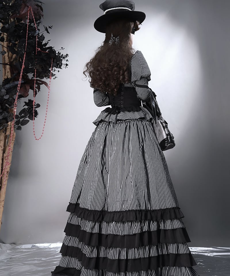 VantablackStudio / Wednesday Addams ゴシック SK, 姫袖