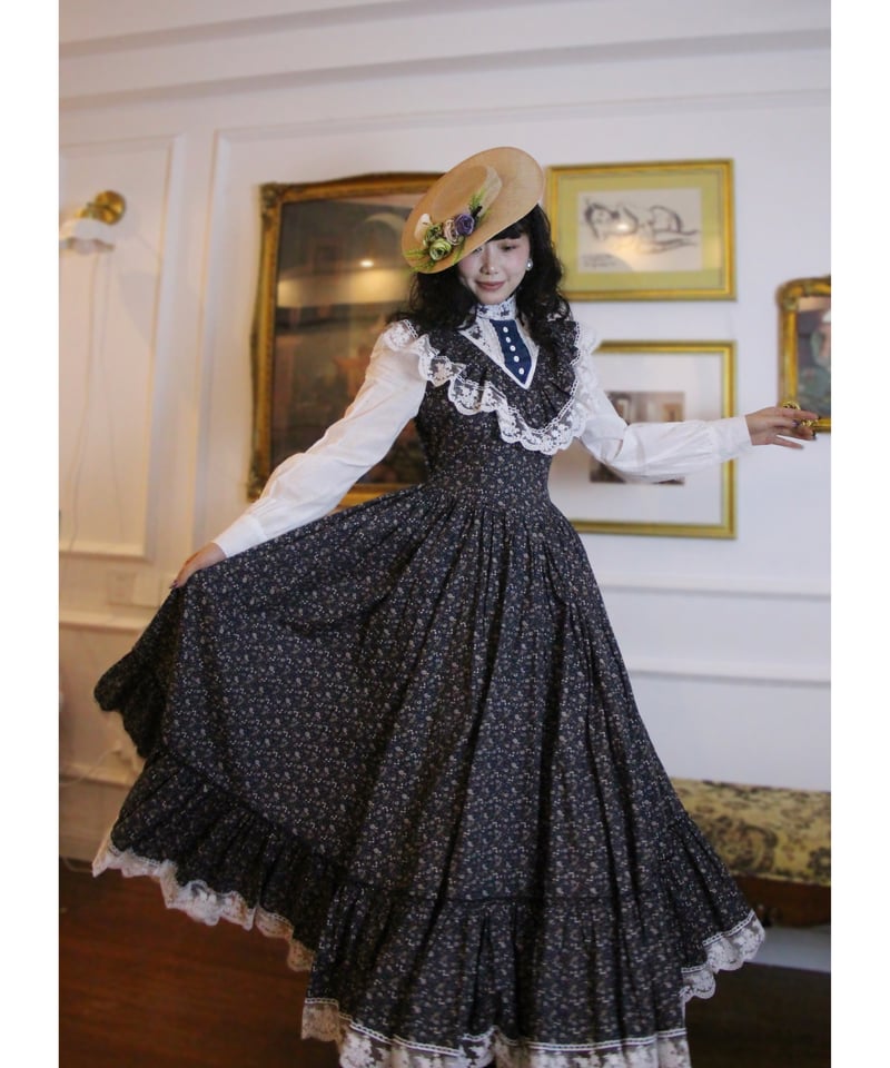 Lewis Carrollの小花柄ピンタックとフリルいっぱいのロングワンピース Wizard of Oz / 繁花集 小花柄レースロングワンピース [LO1509