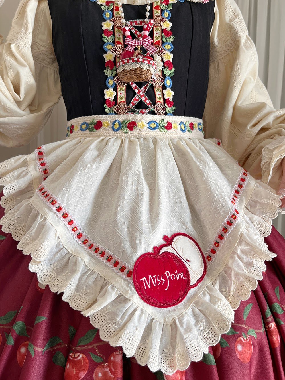 Miss Point りんご園 バイエルン風ロリィタドレス 帽子、三角ケーキ帽