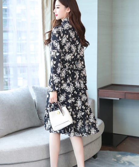 花柄 スタンドカラー シフォンワンピース 長袖 黒地の白の小花花束柄ドレス XL [OP44]