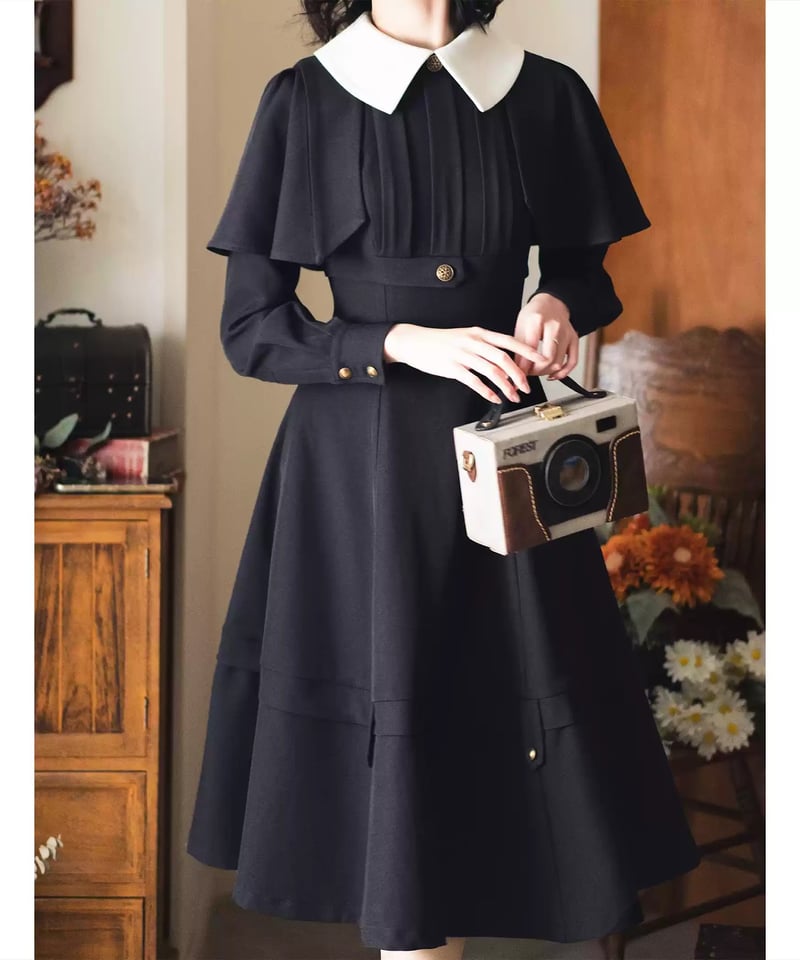 Forest Wardrobe 森林のアンティークチェスト ケープ付きワンピース