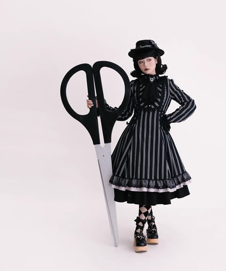 Miss Point / Point Manor クラシックロリィタ 黒白ストライプSP版 長袖ワンピース、コルセットスカート  [LO622]