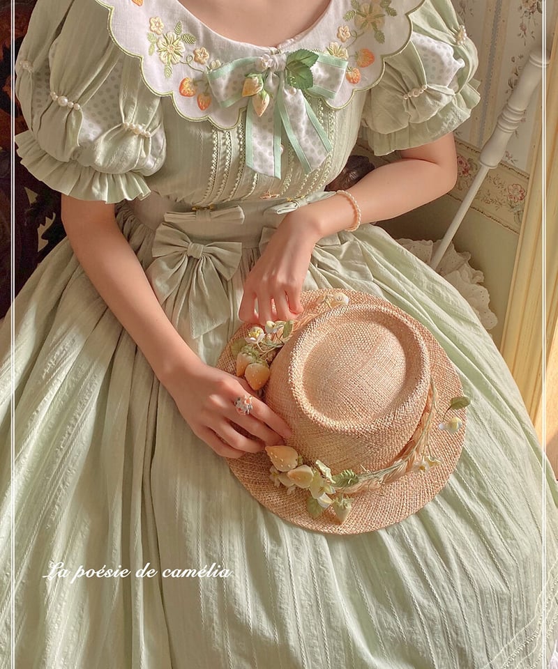 la poésie de camélia いちご 刺繍ロリィタ 胸元リボンブローチ[LO474