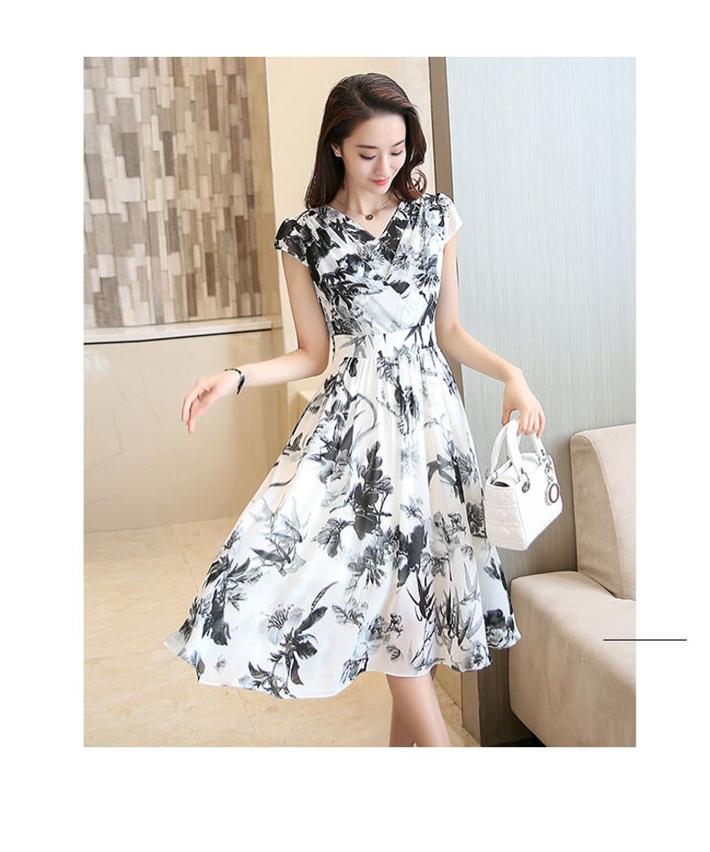 【極美品 イタリア製】ブルマリン フラワー シルクワンピース シフォンドレス とても素敵な水墨 大花柄 シフォン フレンチスリーブ ドレス