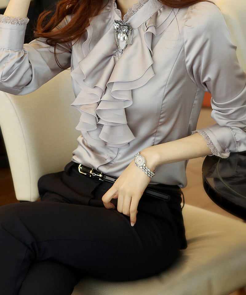 専用！美品 Heve カラースリーブBL ブラウス バニラ 長袖 サテン