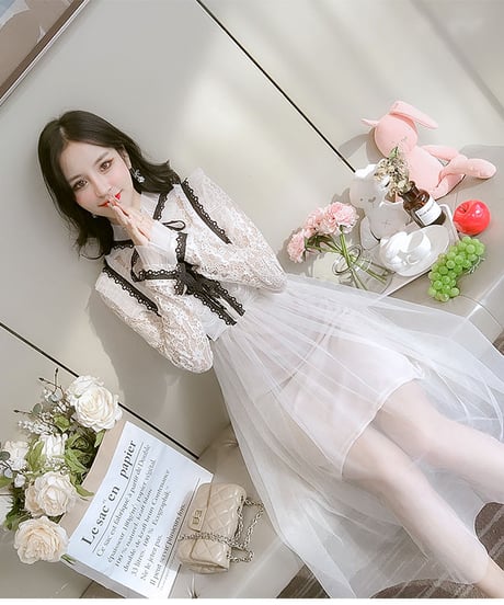 レース長袖 ふんわり妖精のような 黒レースのアクセントでレトロ感のある シフォン ワンピース XL [OP149]