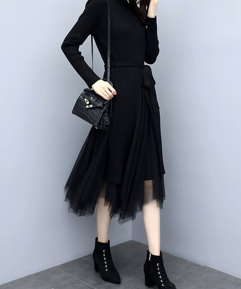 とてもおしゃれな ニットワンピースとチュールスカートのセット