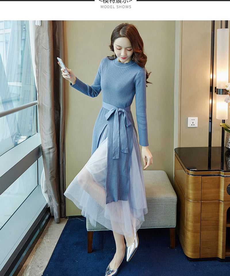 とてもおしゃれな ニットワンピースとチュールスカートのセット