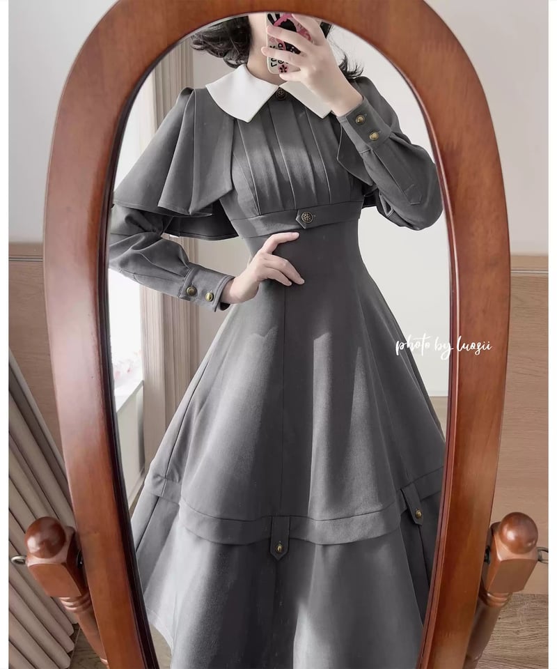 Forest Wardrobe 森林のアンティークチェスト ケープ付きワンピース