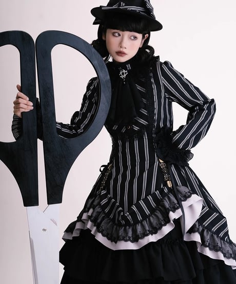 Miss Point / Point Manor クラシックロリィタ 黒白ストライプSP版 長袖ワンピース、コルセットスカート  [LO622]