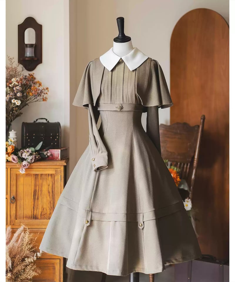 Forest Wardrobe 森林のアンティークチェスト ケープ付きワンピース