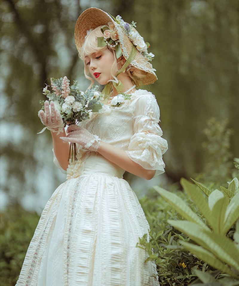 ホワイトドレス エンパイアスタイル