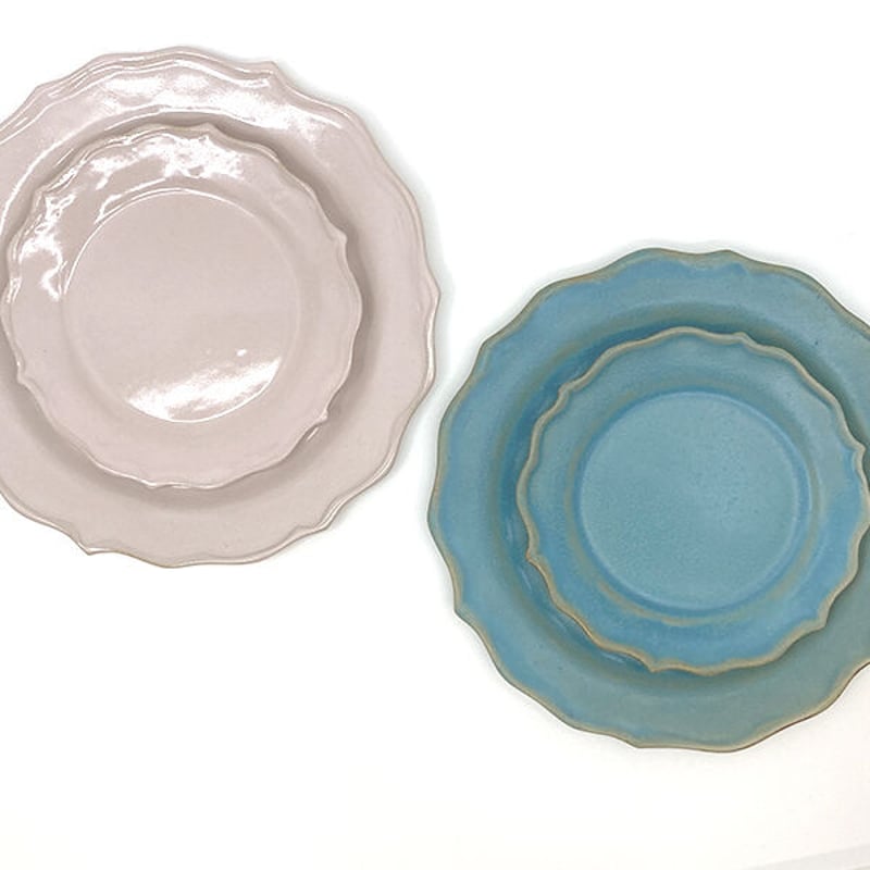 花柄のクリーム色の皿 伸風窯