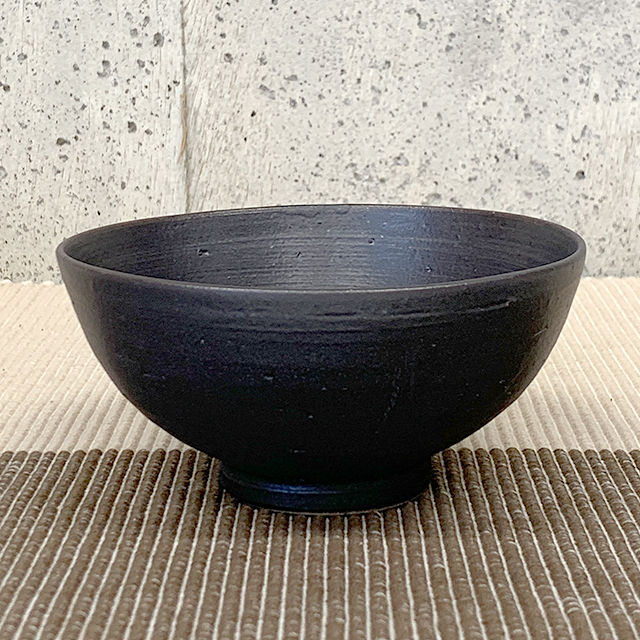 笠間焼　手作り陶器茶碗 黒と赤の釉薬 笠間焼 / ご飯茶わん（黒釉） | 和の雑貨 えん