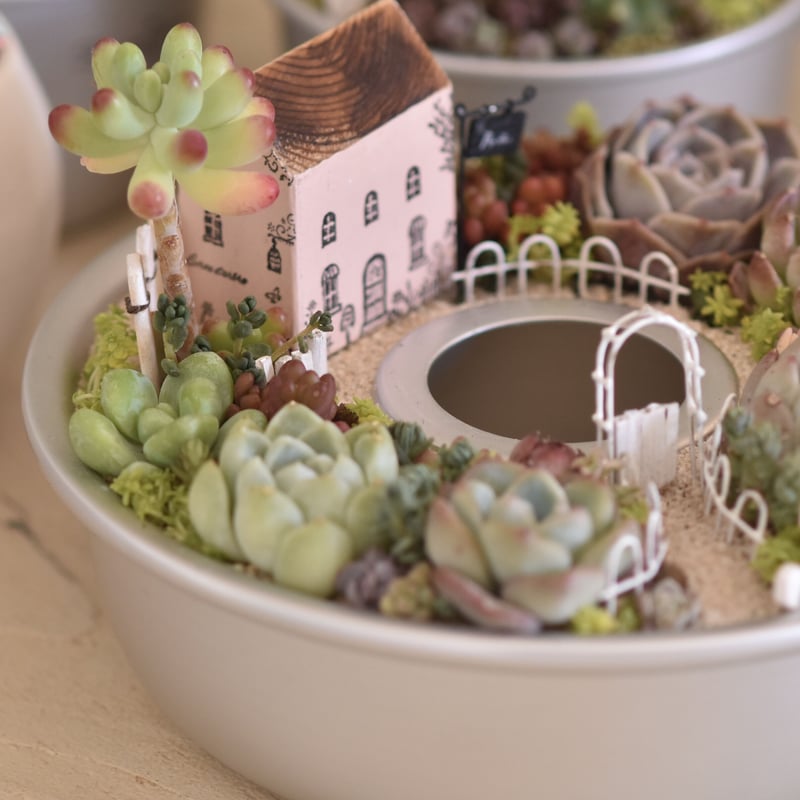 アメリカ　アイアン　飾り棚　クリームホワイト　唐草模様 アメリカアイアン飾り棚クリームホワイト唐草模様