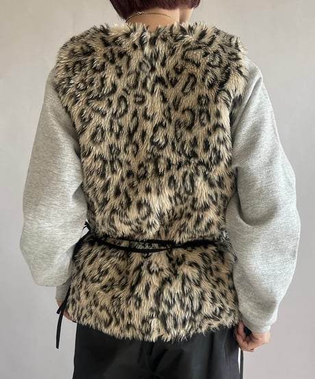 【USED】 Leopard Patterned Fake Fur Vest /241221-002