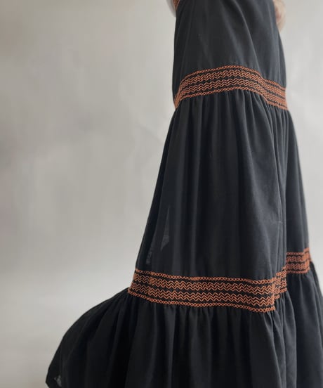 【USED】 Embroidered Flare Long Skirt / 220611-003