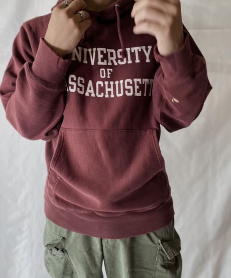 【USED】   Champion Reverse Weave Hoodie UNIVERSITY OF MASSACHUSETTS/211007-049