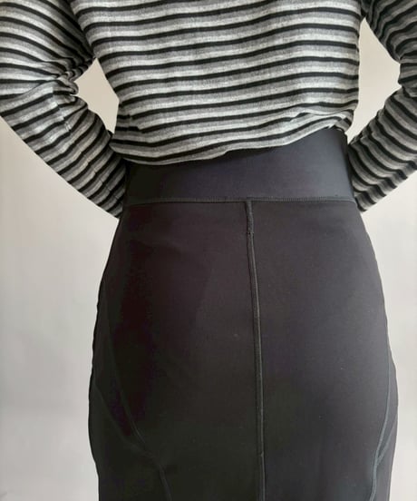 【USED】 DIESEL Side Zip Design Tight Skirt / 260228-013