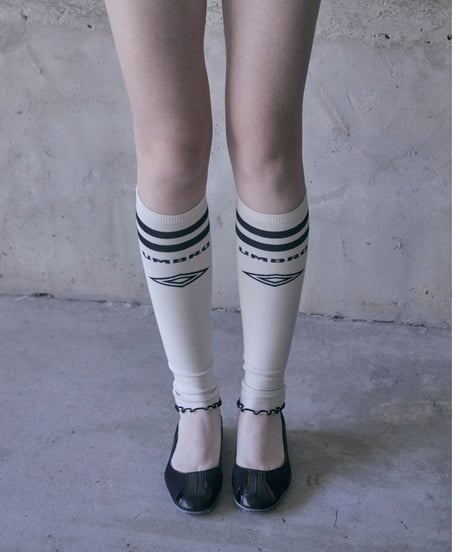 【NEW】Chinatsu Aoyama × UMBRO Leg Warmer Off White /  250315-005