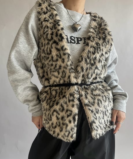 【USED】 Leopard Patterned Fake Fur Vest /241221-002