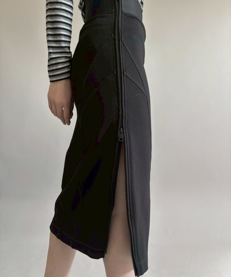 【USED】 DIESEL Side Zip Design Tight Skirt / 260228-013