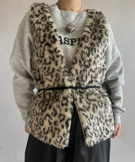 【USED】 Leopard Patterned Fake Fur Vest /241221-002