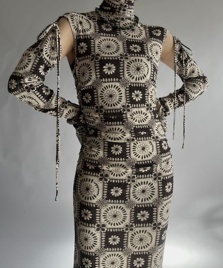 【USED】 Flower Patterned Sleeve Convertible Tight Long One-Piece /241130-003